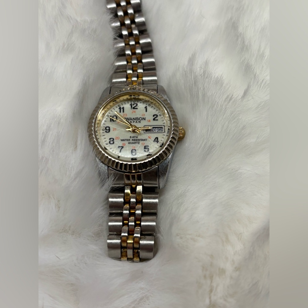 Swanson Japan Women's Watch Round White Day&Date Dial on Silver Linked Band